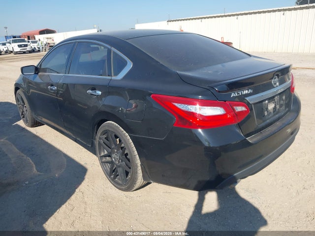 1N4AL3AP9GC261439 Nissan 2016