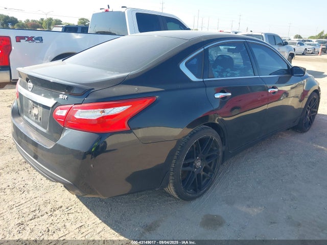 1N4AL3AP9GC261439 Nissan 2016