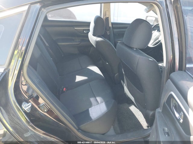 1N4AL3AP9GC261439 Nissan 2016