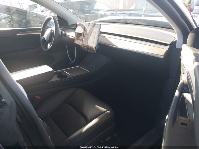 2024 TESLA MODEL Y 7SAYGDED1RF209346 Photo 4
