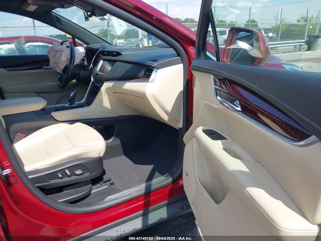 2018 CADILLAC XT5 1GYKNDRS0JZ220283 Photo 4