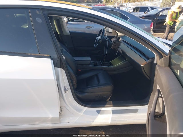 2018 TESLA MODEL 3 5YJ3E1EA0JF059090 Photo 4