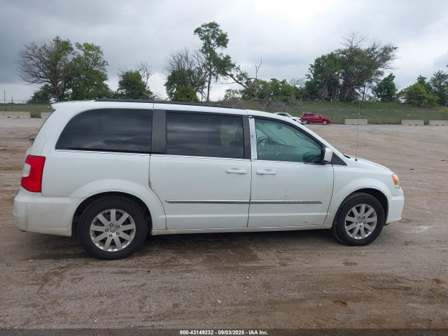 2C4RC1BG3GR292368 Chrysler Town and Country