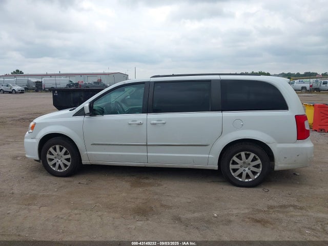 2C4RC1BG3GR292368 Chrysler Town and Country