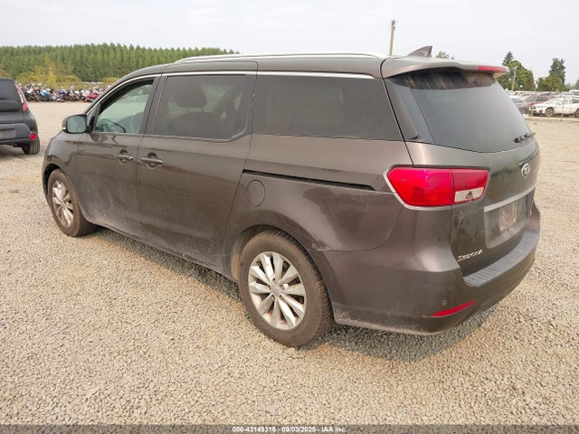 KNDMC5C15H6256346 KIA Sedona