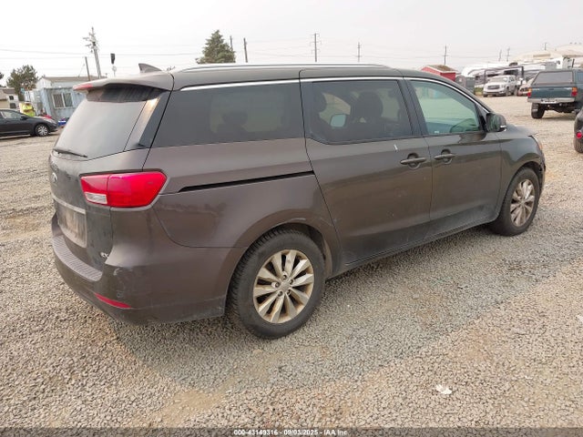 KNDMC5C15H6256346 KIA Sedona