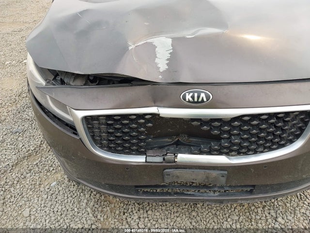 KNDMC5C15H6256346 KIA Sedona