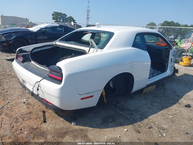 2021 DODGE CHALLENGER 2C3CDZFJXMH609852 Photo 3