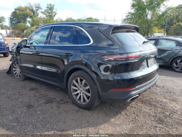 2019 PORSCHE CAYENNE WP1AA2AY7KDA03375 Photo 2
