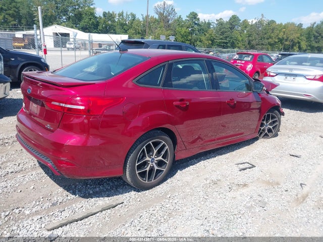 Ford Focus 2015 1FADP3F25FL373913 Image 4