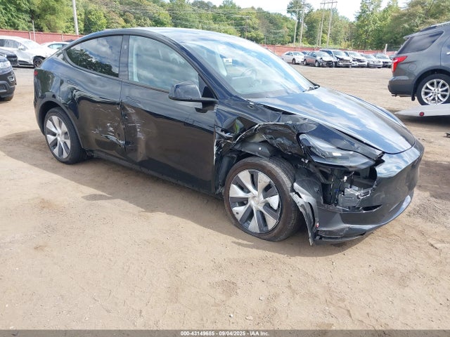 2023 TESLA MODEL Y 7SAYGDEE8PA188062 Photo 0
