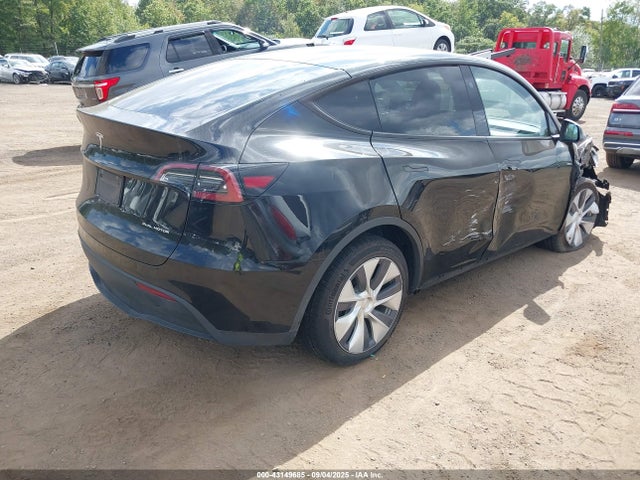 2023 TESLA MODEL Y 7SAYGDEE8PA188062 Photo 3