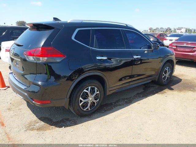 JN8AT2MTXHW145877 Nissan Rogue