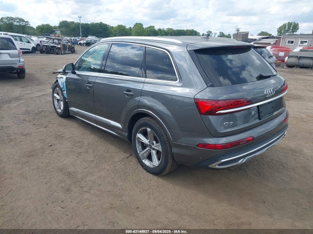 2021 AUDI Q7 WA1AJAF7XMD030787 Photo 2