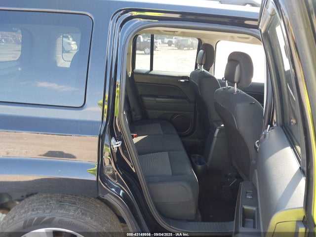 Jeep Patriot Latitude 2014 1C4NJRFB9ED644449 Image 8