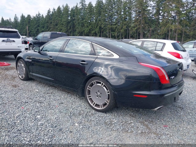 2012 JAGUAR XJ SAJWA2GEXCMV29135 Photo 2