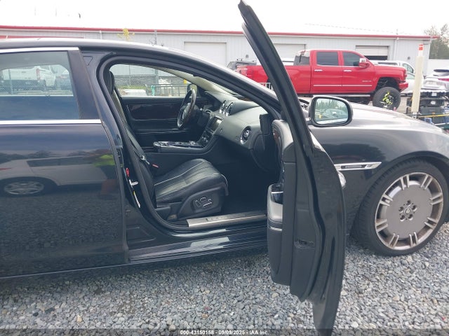 2012 JAGUAR XJ SAJWA2GEXCMV29135 Photo 4