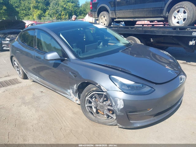 2022 TESLA MODEL 3 5YJ3E1EB7NF323825 Photo 0