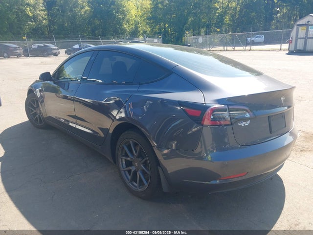2022 TESLA MODEL 3 5YJ3E1EB7NF323825 Photo 2
