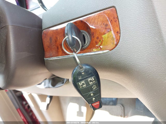 2C4RC1BG8ER314443 Chrysler Town and Country