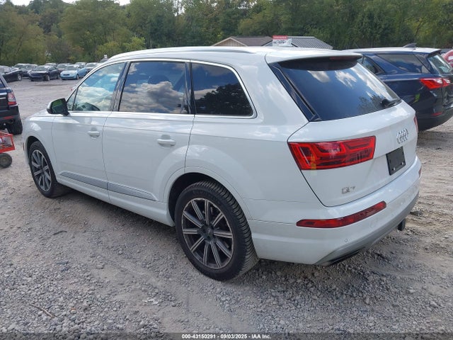 2017 AUDI Q7 WA1VAAF79HD002194 Photo 2