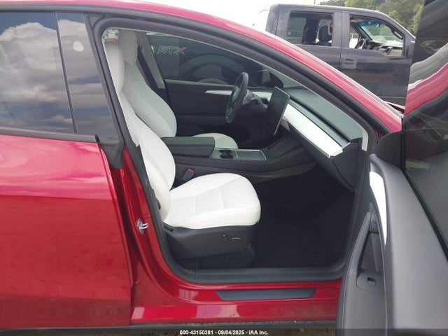 2024 TESLA MODEL Y 7SAYGDEE5RA327888 Photo 4