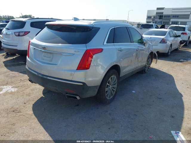 2017 CADILLAC XT5 1GYKNBRS1HZ255350 Photo 3
