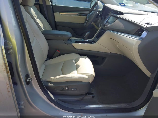 2017 CADILLAC XT5 1GYKNBRS1HZ255350 Photo 4