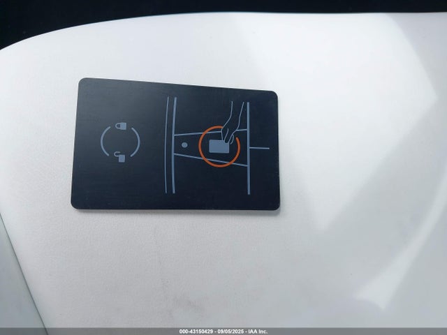 2024 TESLA MODEL Y 7SAYGDEE5RA225345 Photo 10