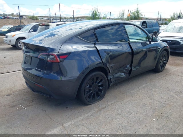 2024 TESLA MODEL Y 7SAYGDEE5RA225345 Photo 3