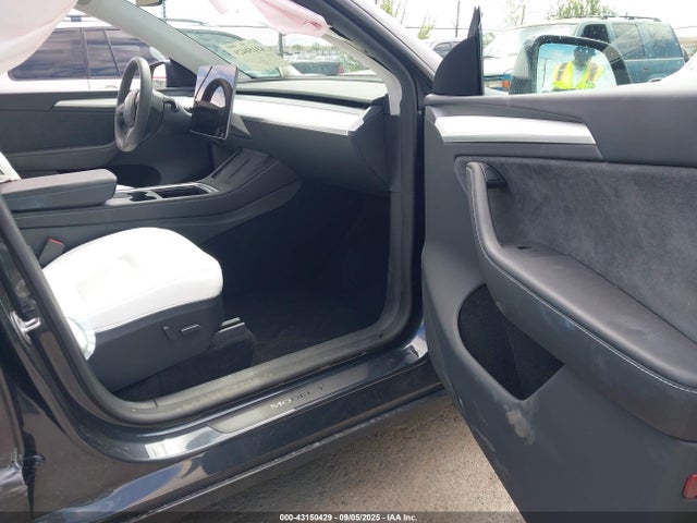 2024 TESLA MODEL Y 7SAYGDEE5RA225345 Photo 4