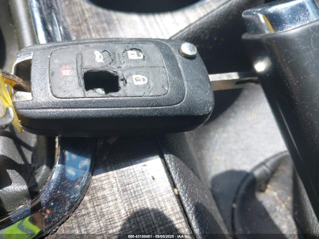 Chevrolet lkw 2015 1G11D5SL9FF169039 Image 6