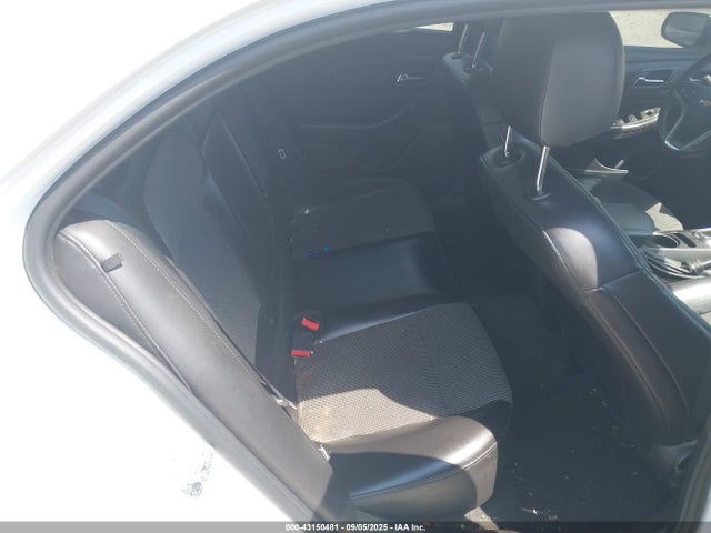Chevrolet lkw 2015 1G11D5SL9FF169039 Image 8