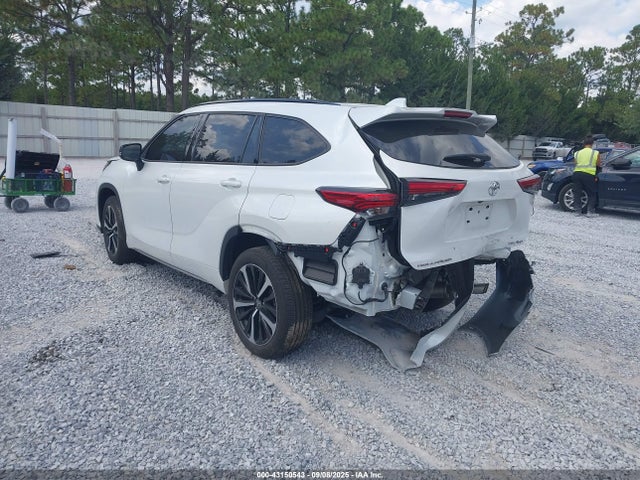 Продаж на аукціоні авто 2022 Toyota Highlander Xse, vin: 5TDLZRBH5NS256472, номер лоту: 43150543