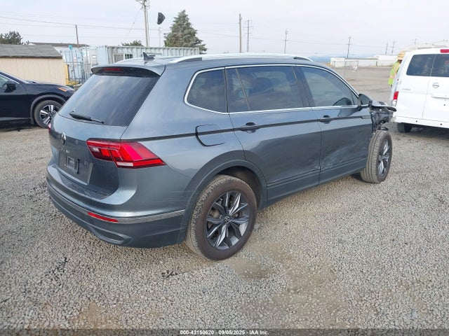 3VV3B7AX9NM137990 Volkswagen Tiguan