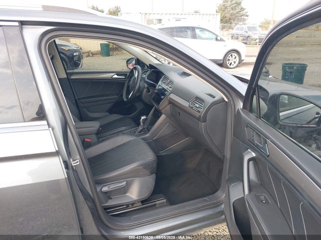 3VV3B7AX9NM137990 Volkswagen Tiguan