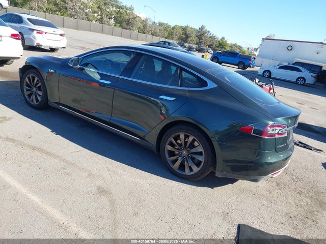 2015 TESLA MODEL S 5YJSA1H26FFP67069 Photo 2