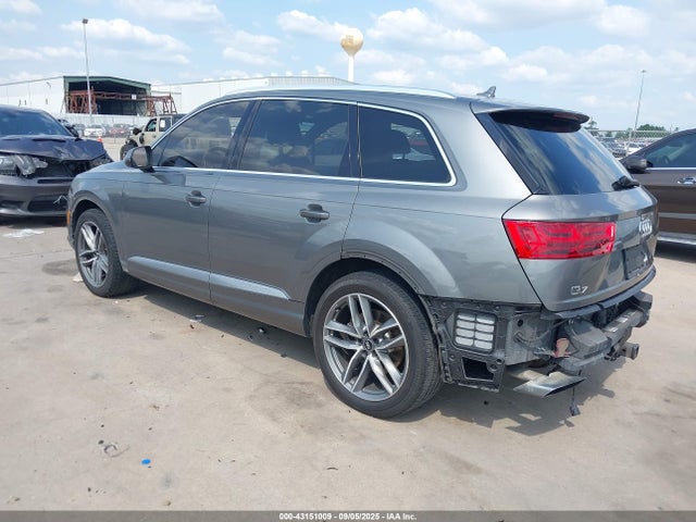 2017 AUDI Q7 WA1AAAF71HD005721 Photo 2