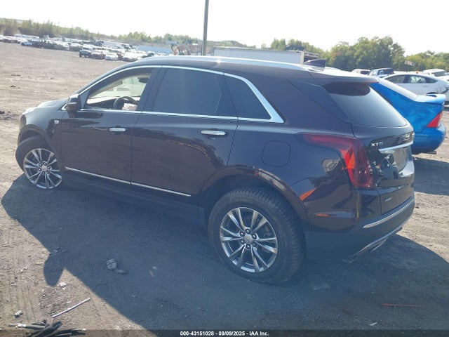 2021 CADILLAC XT5 1GYKNDRSXMZ174739 Photo 2