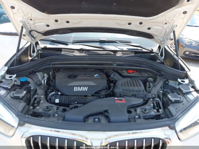 2017 BMW X1 WBXHT3Z38H4A52057 Photo 9