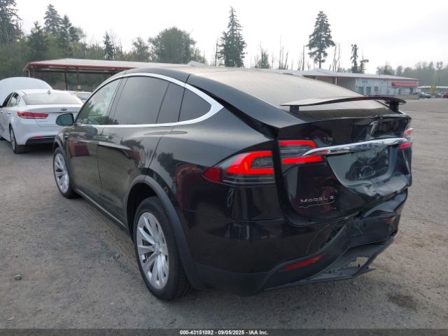 2017 TESLA MODEL X 5YJXCDE23HF055708 Photo 2