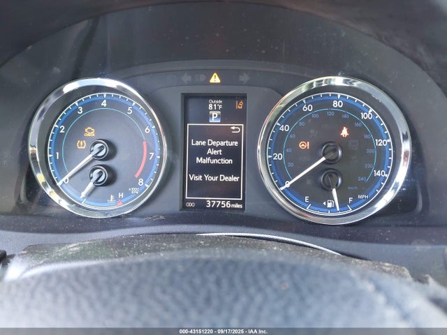 2T1BURHE5JC011634 Toyota COROLLA SE