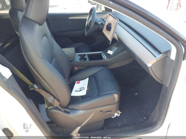 2023 TESLA MODEL Y 7SAYGDEE6PA121766 Photo 4