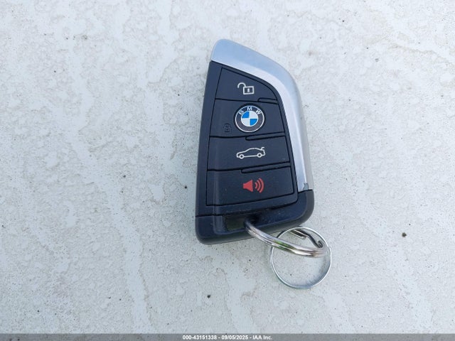 WBXHT3C34H5F83081 BMW X1