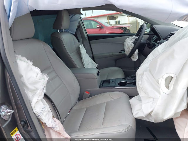 4T1BF1FK1HU739397 Toyota 2ar-fe
