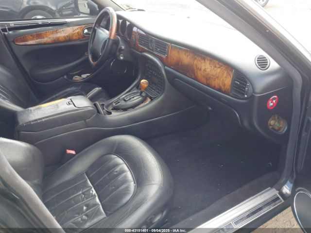 1999 JAGUAR XJ8 SAJHX6043XC856732 Photo 4