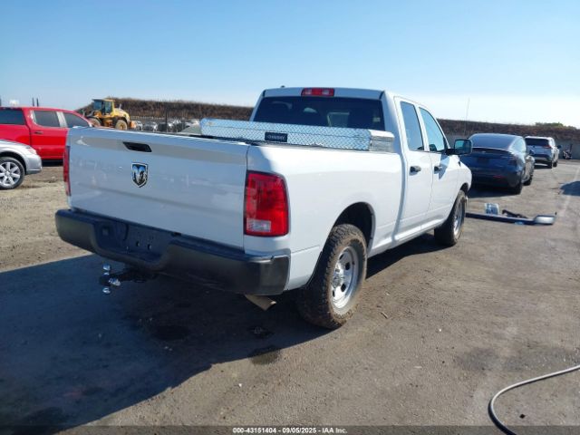 2017 RAM 1500 1C6RR6FG4HS860852 Photo 3