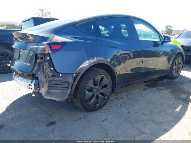 2024 TESLA MODEL Y 7SAYGDEEXRF161757 Photo 3