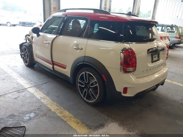2019 MINI COUNTRYMAN WMZYV9C50K3F03063 Photo 2
