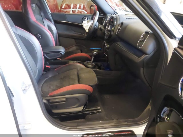 2019 MINI COUNTRYMAN WMZYV9C50K3F03063 Photo 4
